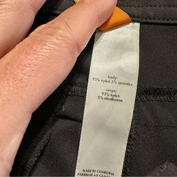 Lucy women's SP Walkabout Collection black shorts - Picture 4 of 4